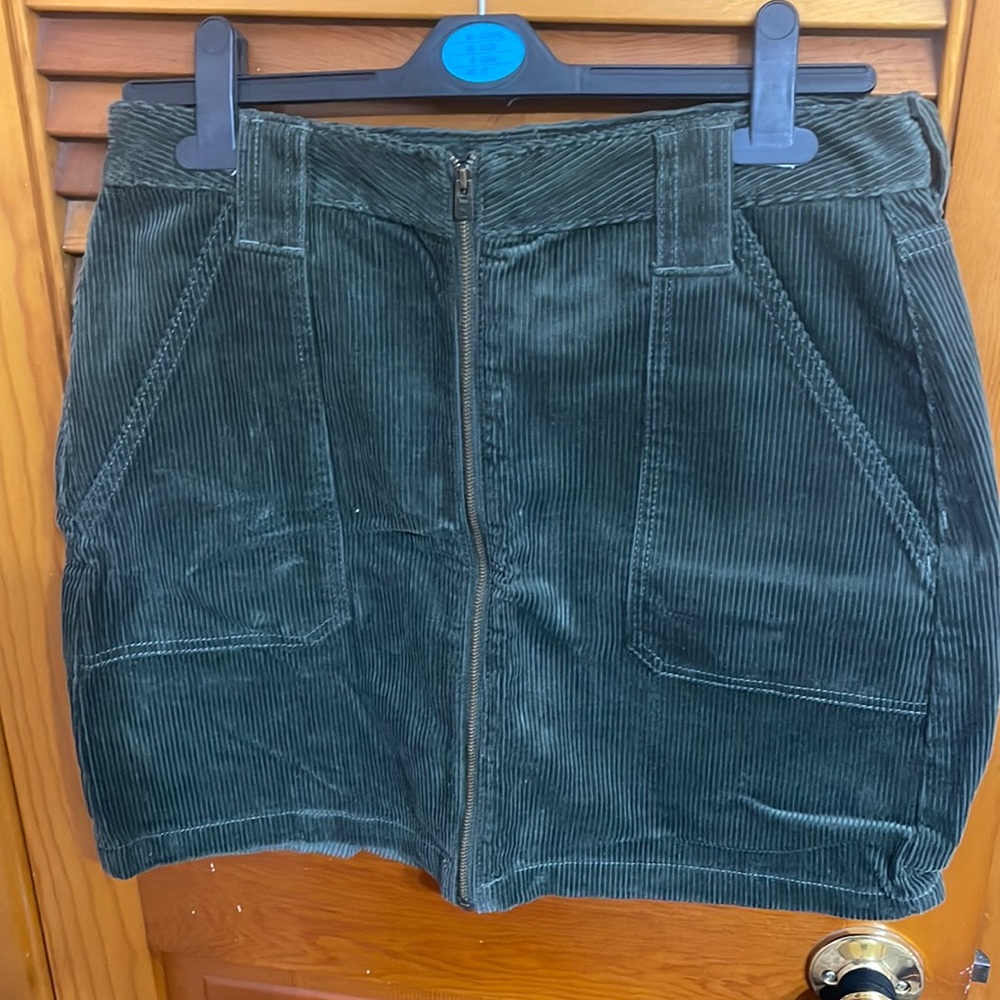 Olive green Hollister skirt.